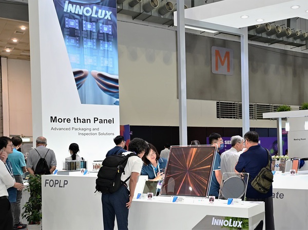 圖一 : 由於FOPLP將IC封裝基板從圓形改為方形，吸引PCB載板和FPD面板制造廠商積極投入。（攝影：陳念舜）