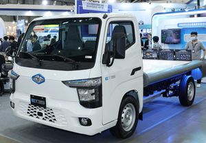 中華汽車已量產(chǎn)電動小貨車E300,並由中華電信與中華郵政採購438輛作為公務(wù)用車;另中華ET35預(yù)計(jì)於今年第3季量產(chǎn)上市