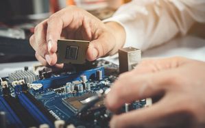 經濟部產業技術司近日核定通過「IC設計攻頂補助計畫」，支持臺灣IC設計業者，投入具國際領先地位的晶片及系統研發